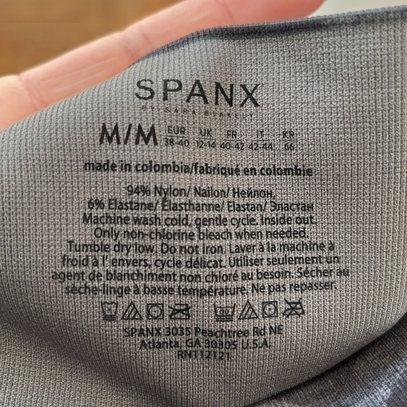 Spanx Look At Me Now Seamless Camo Legging - Picture 6 of 6